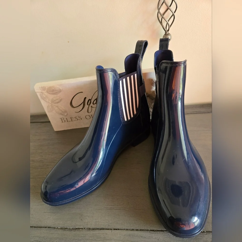 Nautica Rain Boots Sz 8 Navy Blue/White Stripes